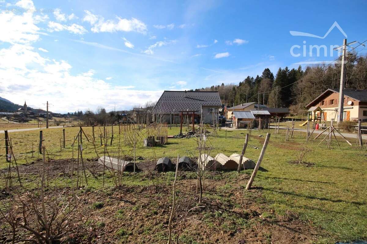 Maison à BOURGET-EN-HUILE