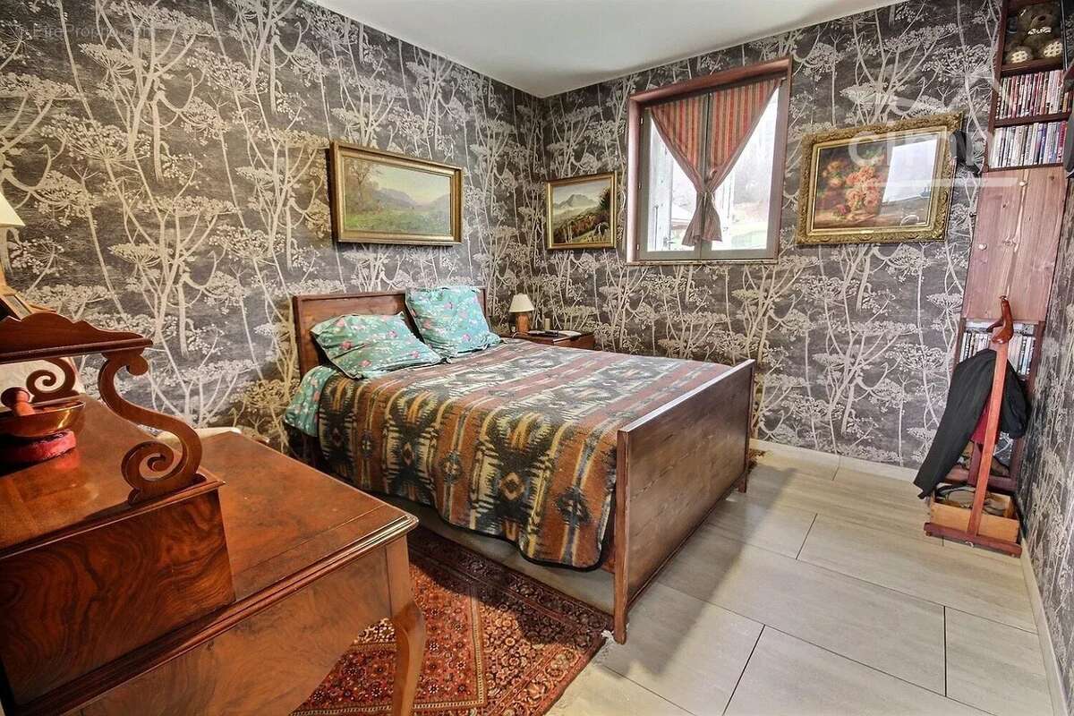 Maison à BOURGET-EN-HUILE