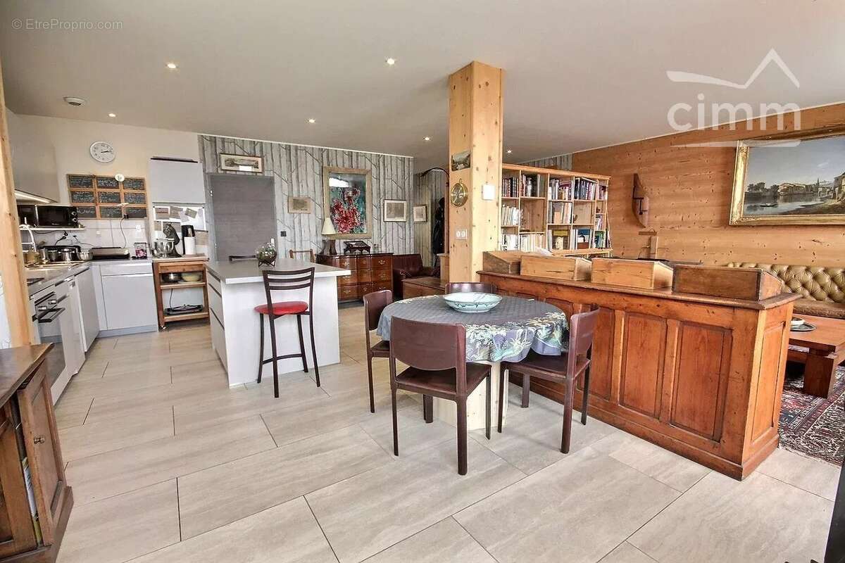 Maison à BOURGET-EN-HUILE