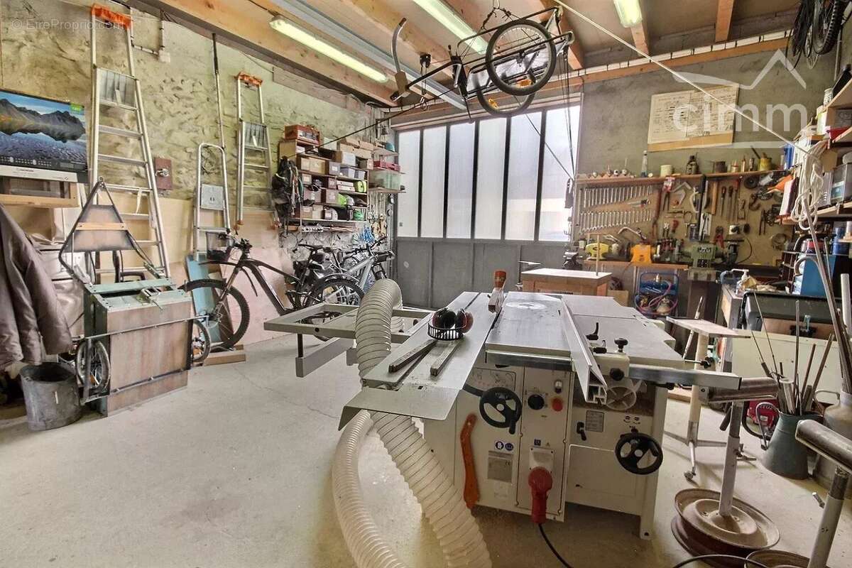 Maison à BOURGET-EN-HUILE