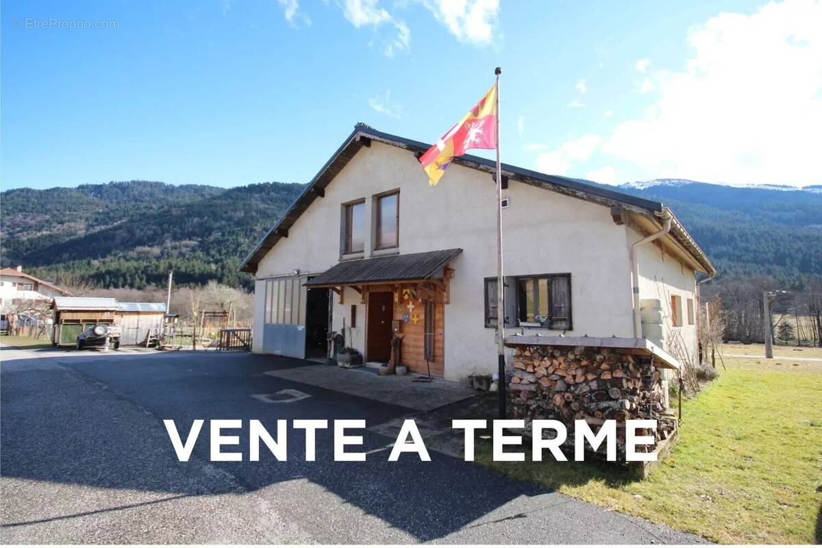 Maison à BOURGET-EN-HUILE