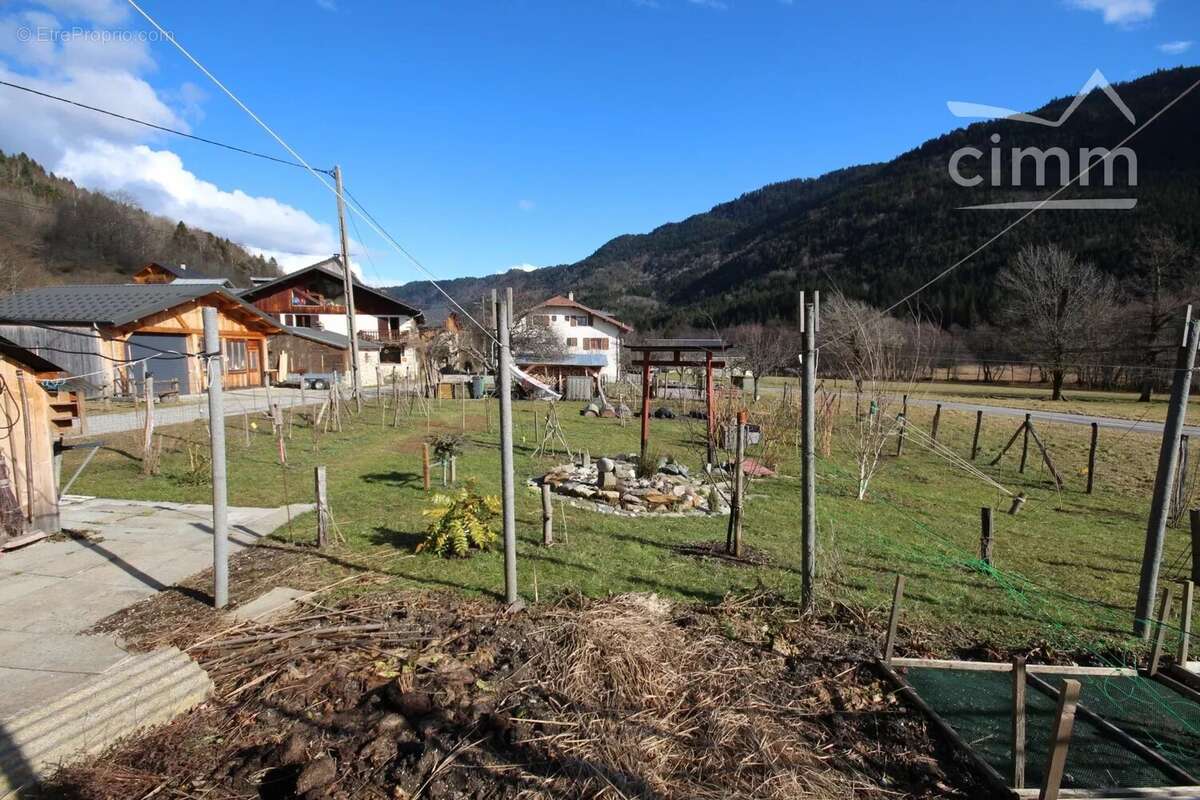 Maison à BOURGET-EN-HUILE