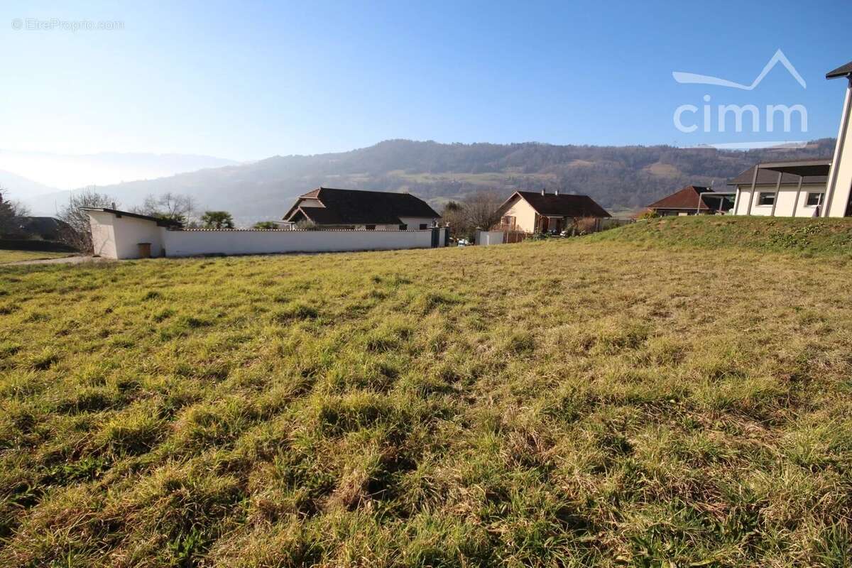 Terrain à LA ROCHETTE