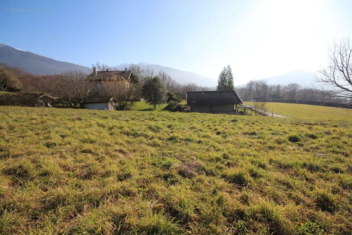 Terrain à LA ROCHETTE