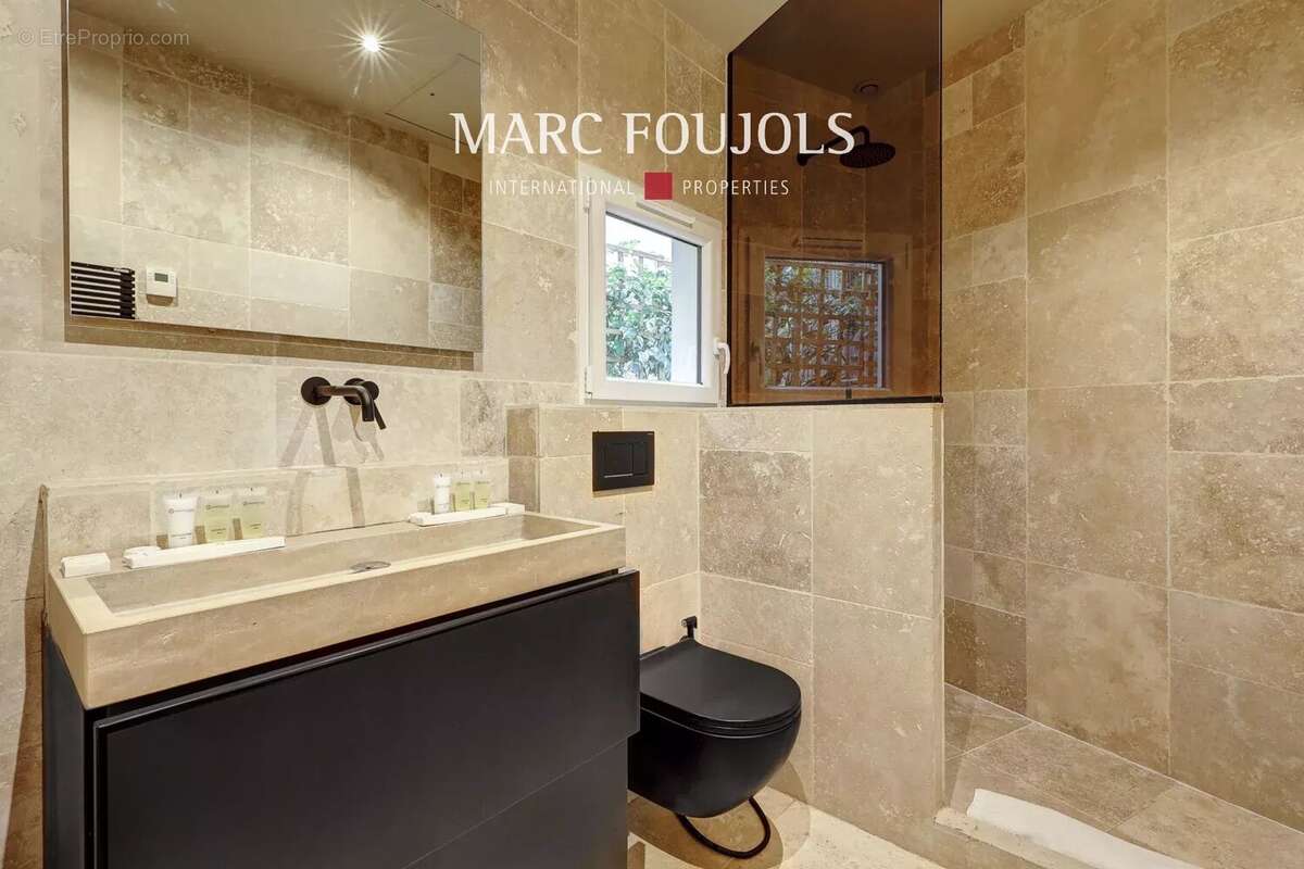 Appartement à PARIS-2E