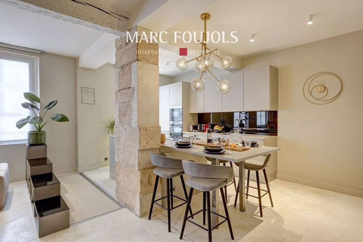 Appartement à PARIS-2E