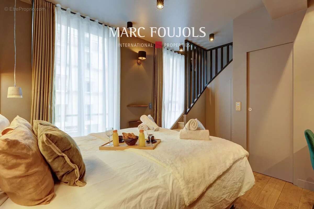 Appartement à PARIS-2E