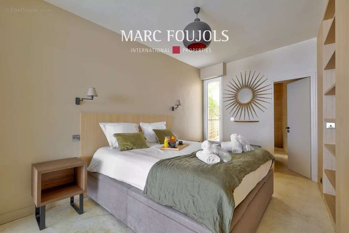 Appartement à PARIS-2E