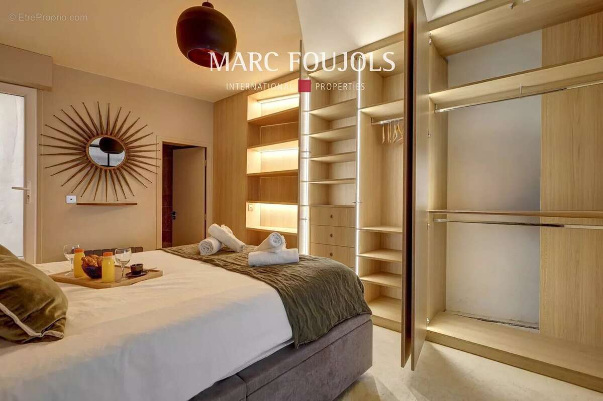 Appartement à PARIS-2E