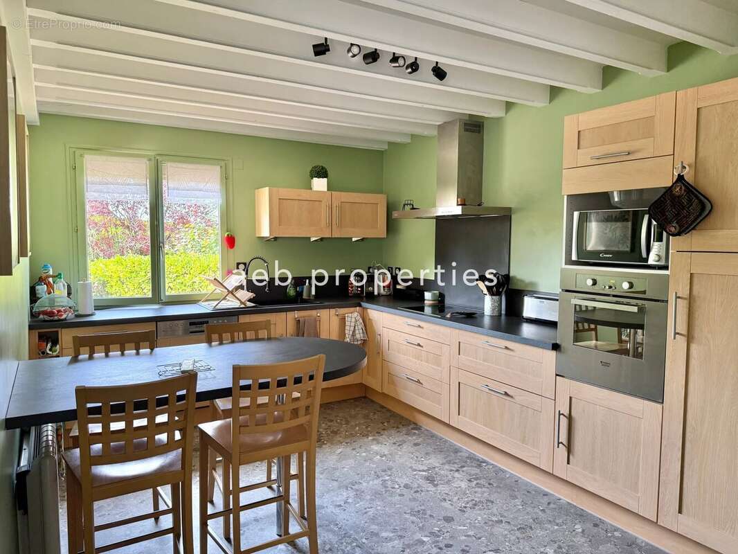 Maison à SAINT-ANDRE-LES-VERGERS