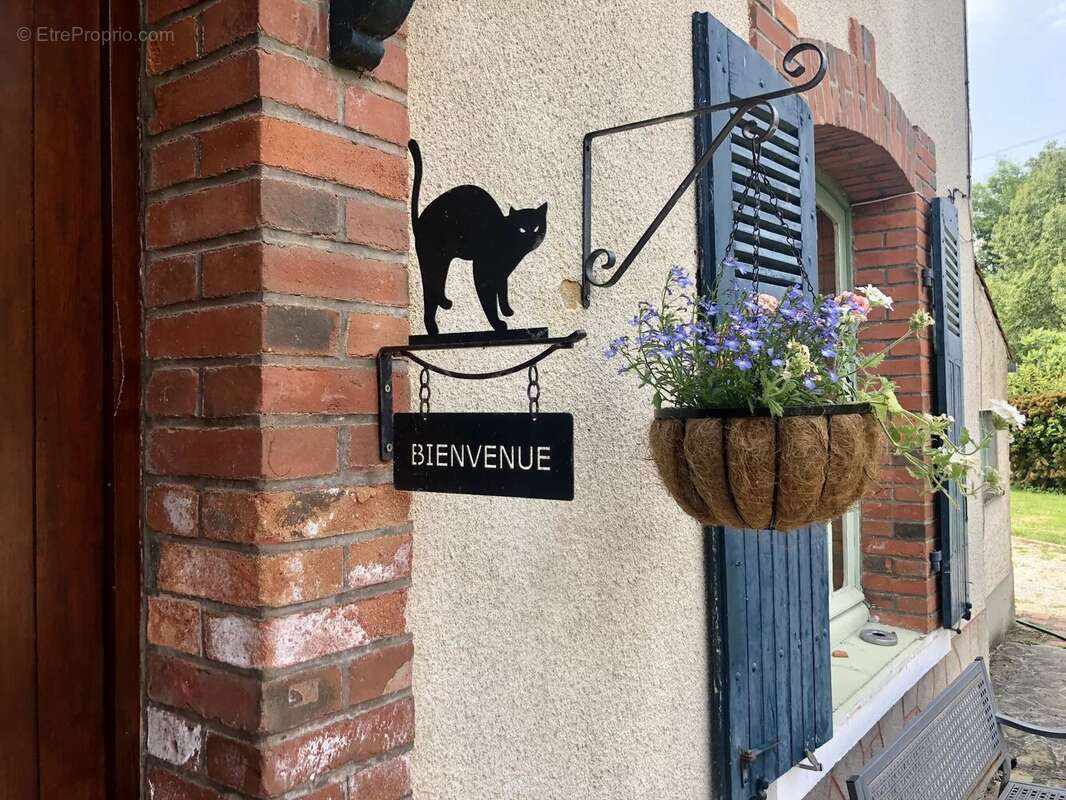 Maison à AZAT-LE-RIS