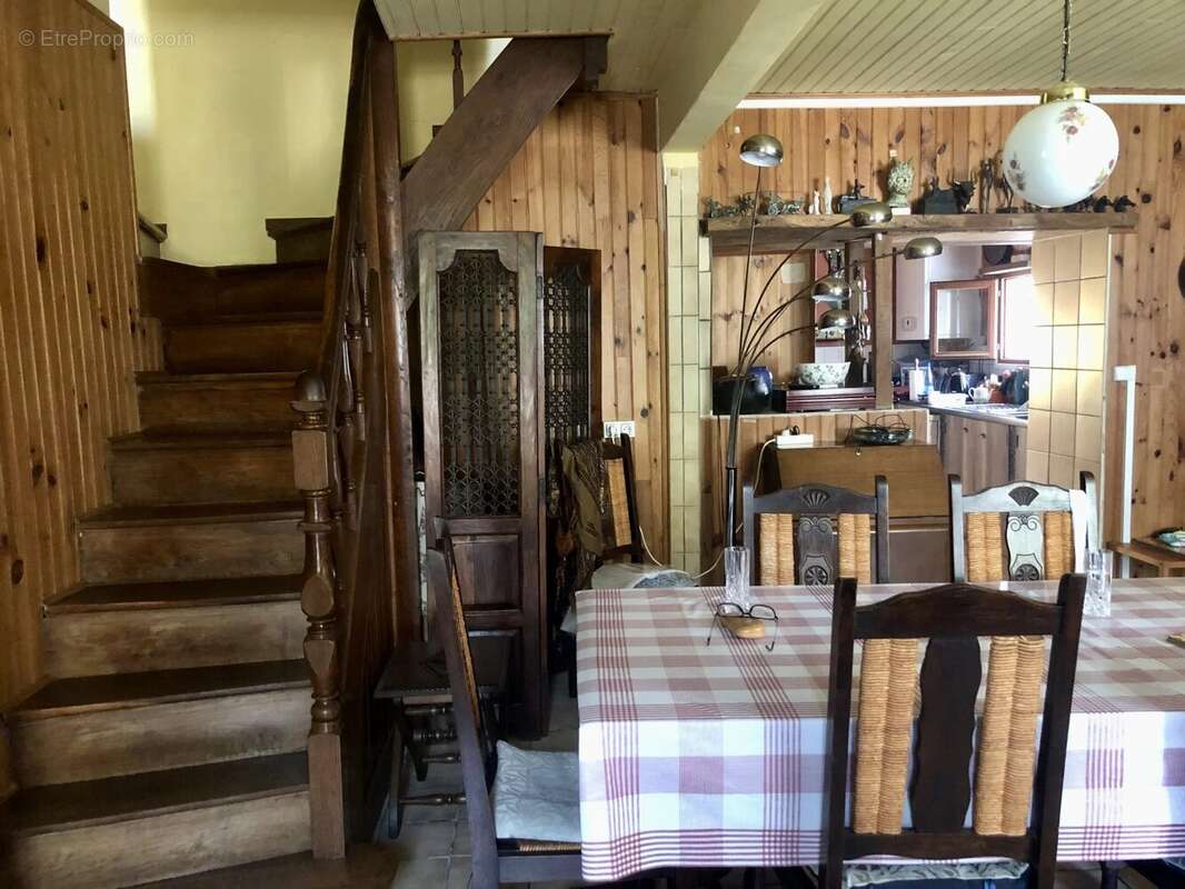 Maison à AZAT-LE-RIS