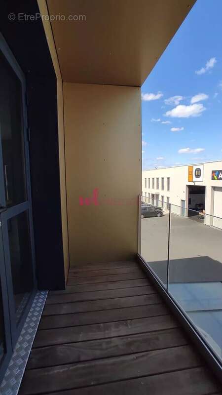 Commerce à DECINES-CHARPIEU