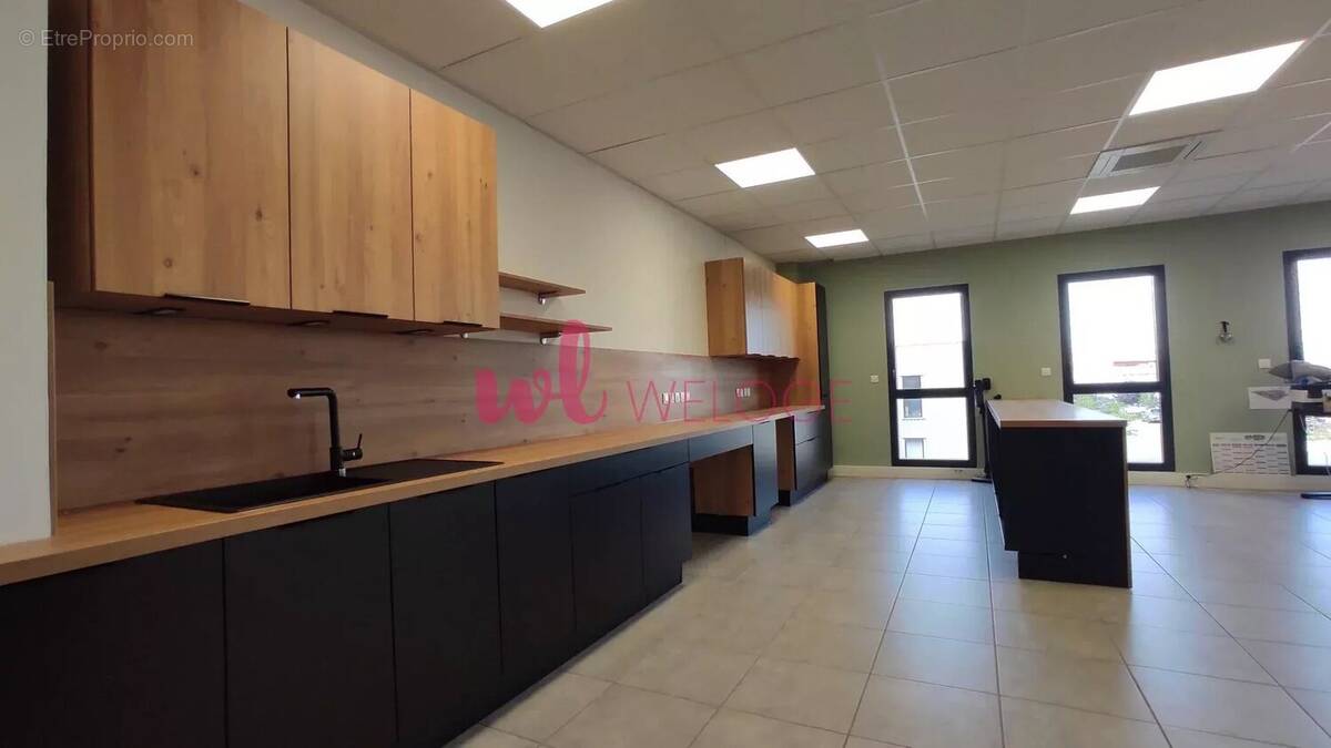 Commerce à DECINES-CHARPIEU