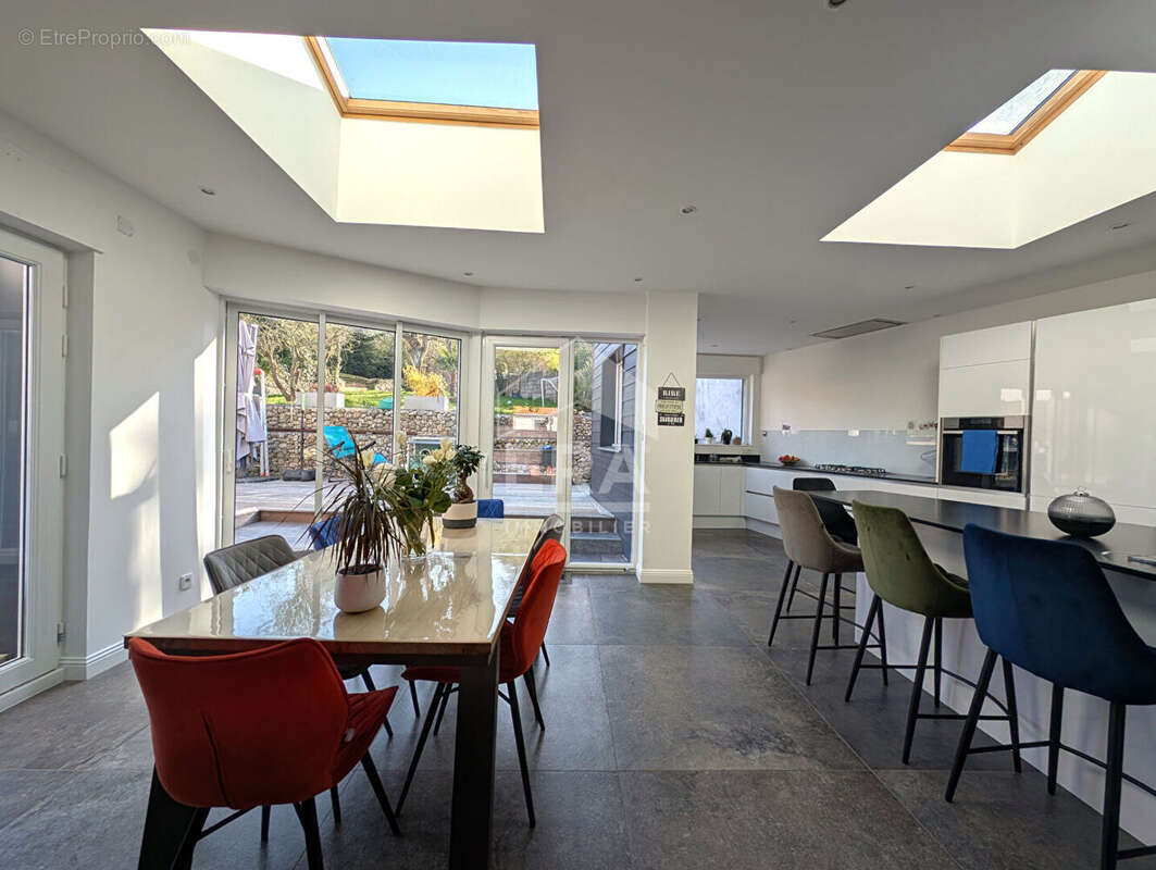 Maison à SAINT-MARTIN-BOULOGNE