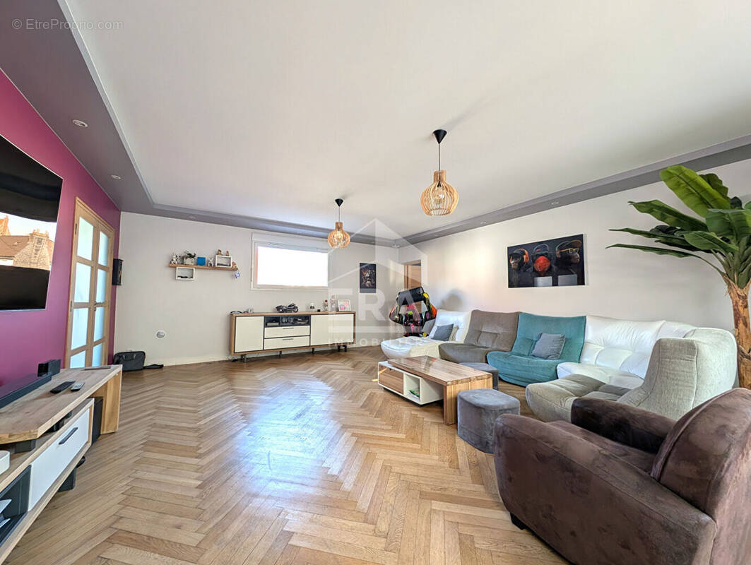 Maison à SAINT-MARTIN-BOULOGNE