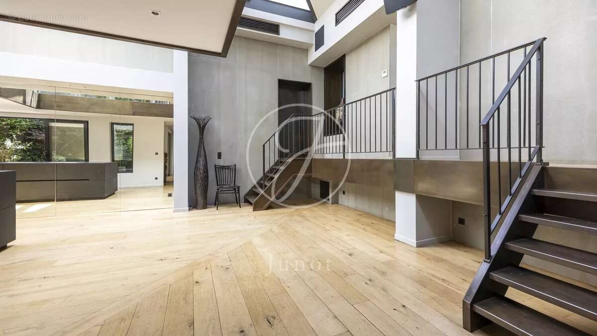 Appartement à PARIS-3E