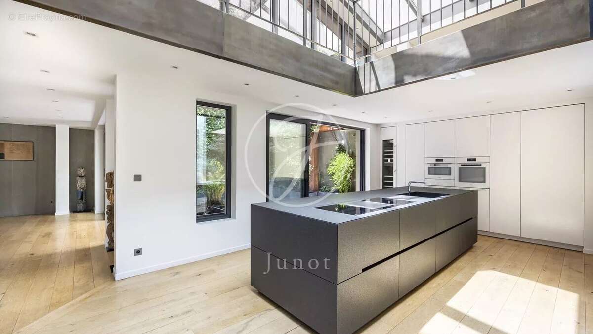 Appartement à PARIS-3E