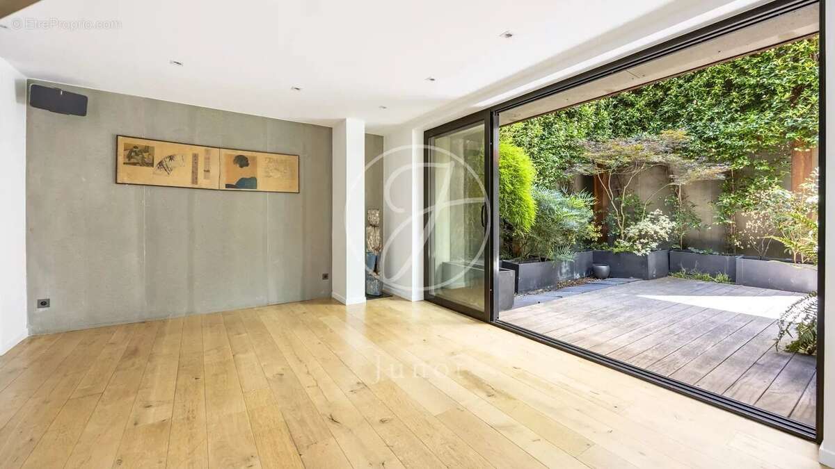 Appartement à PARIS-3E