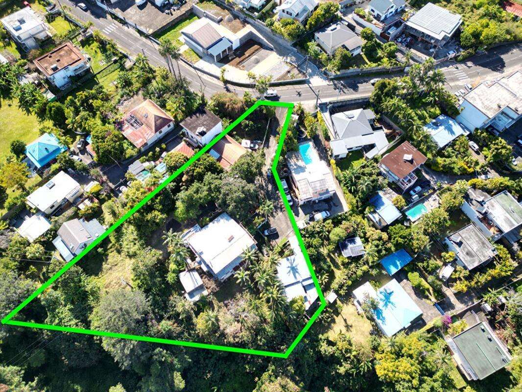 Terrain à LE TAMPON