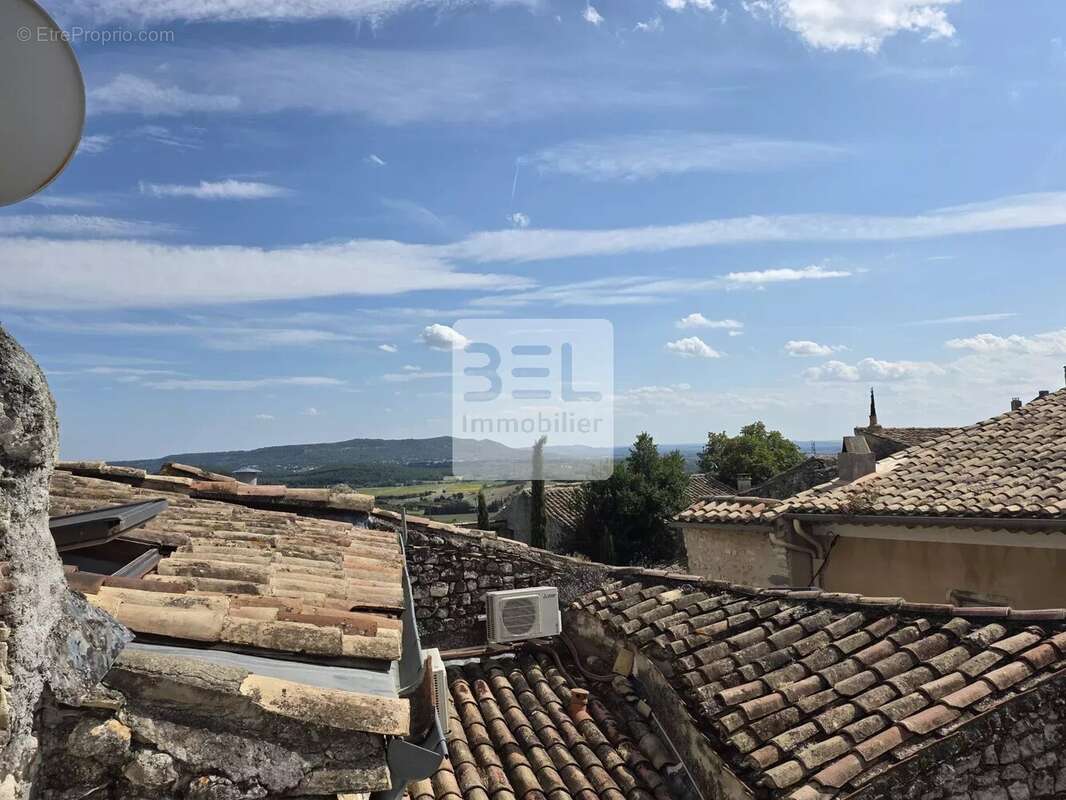 Appartement à LA GARDE-ADHEMAR