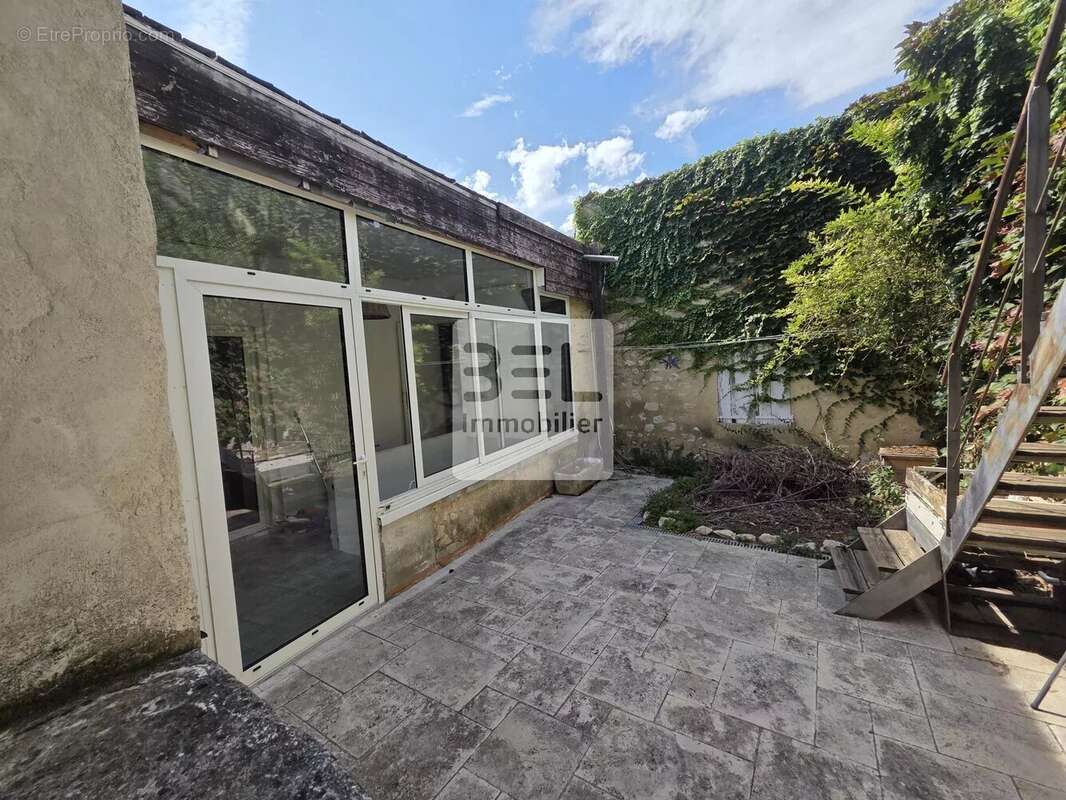 Appartement à LA GARDE-ADHEMAR