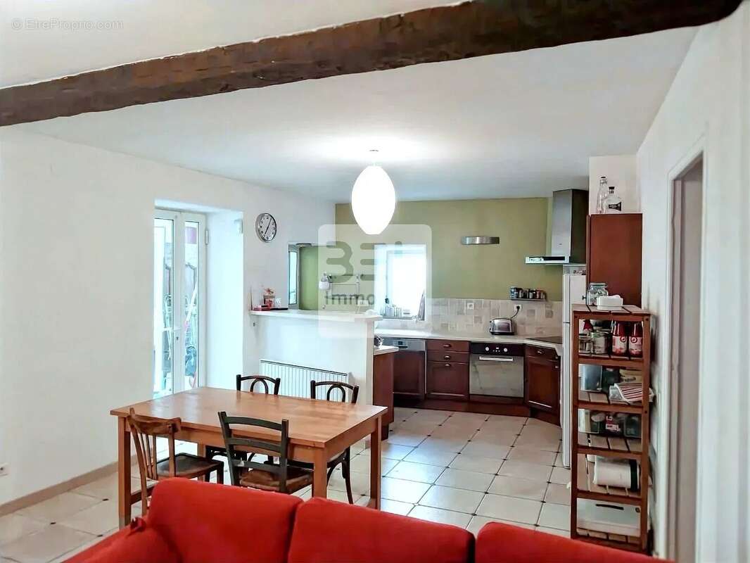 Appartement à LA GARDE-ADHEMAR
