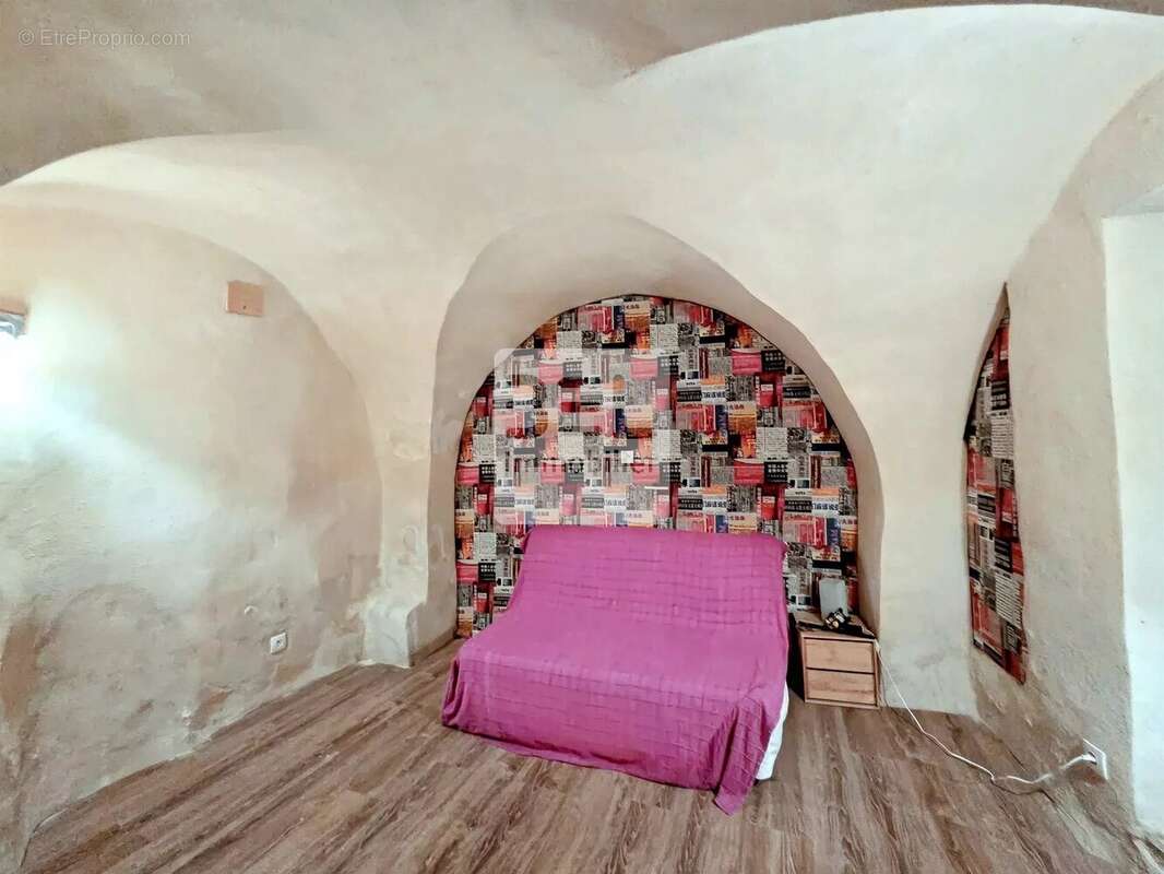 Appartement à LA GARDE-ADHEMAR