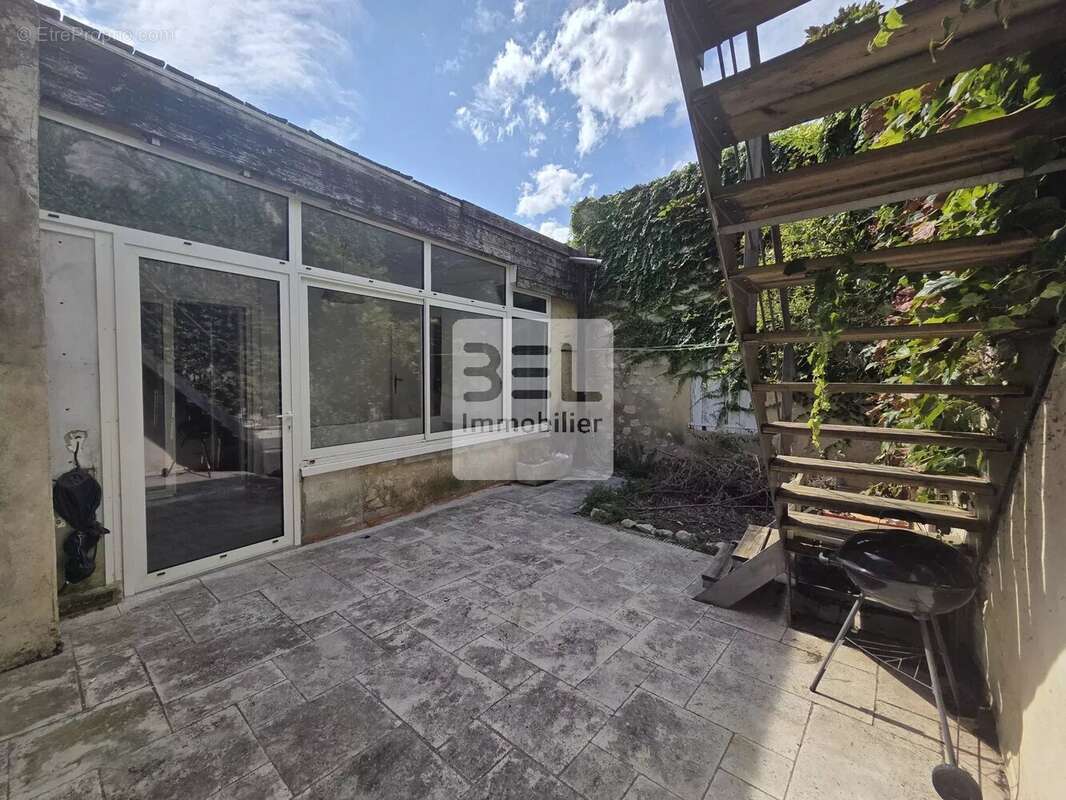 Appartement à LA GARDE-ADHEMAR