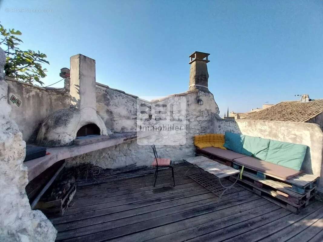 Appartement à LA GARDE-ADHEMAR