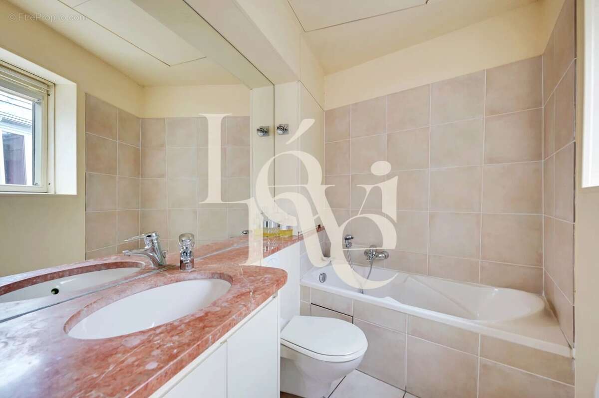 Appartement à PARIS-5E