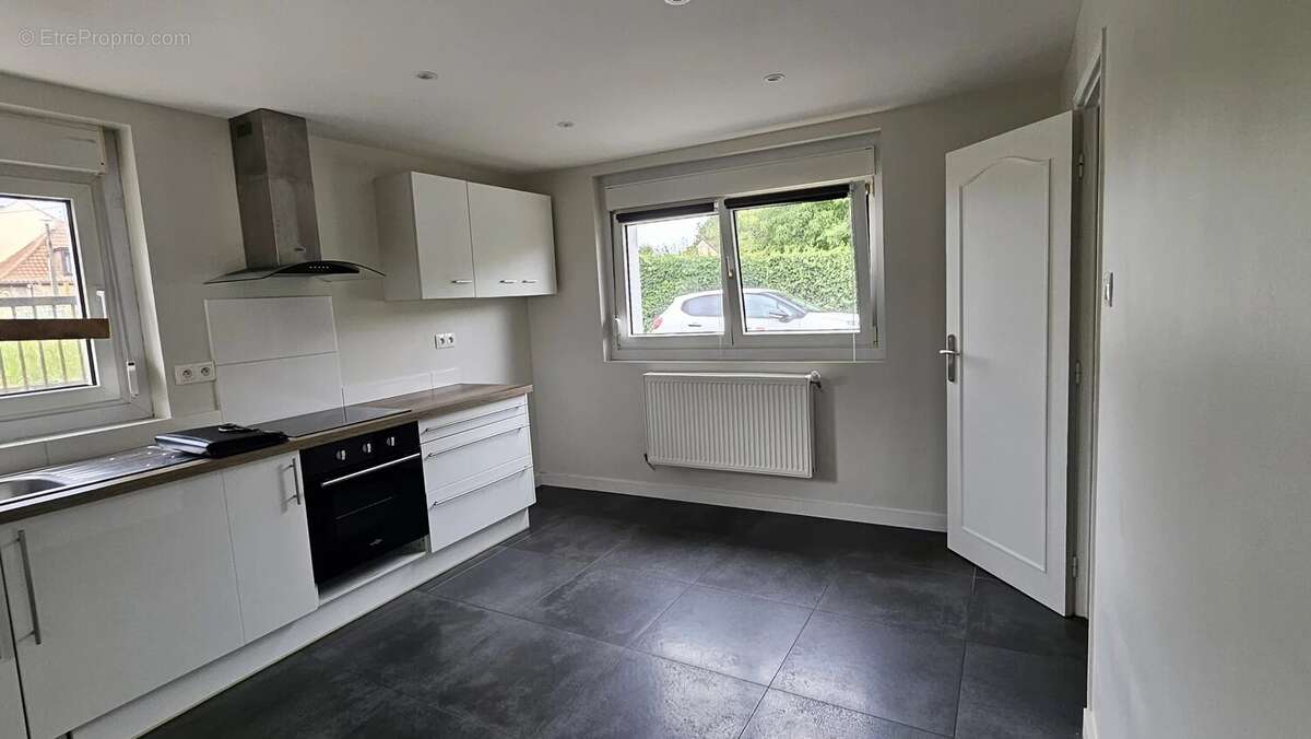 Maison à NEUVILLE-EN-FERRAIN