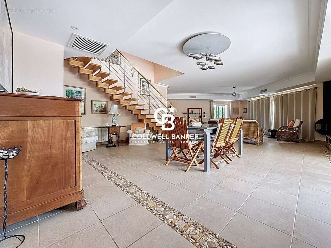 Maison à LES ADRETS-DE-L&#039;ESTEREL