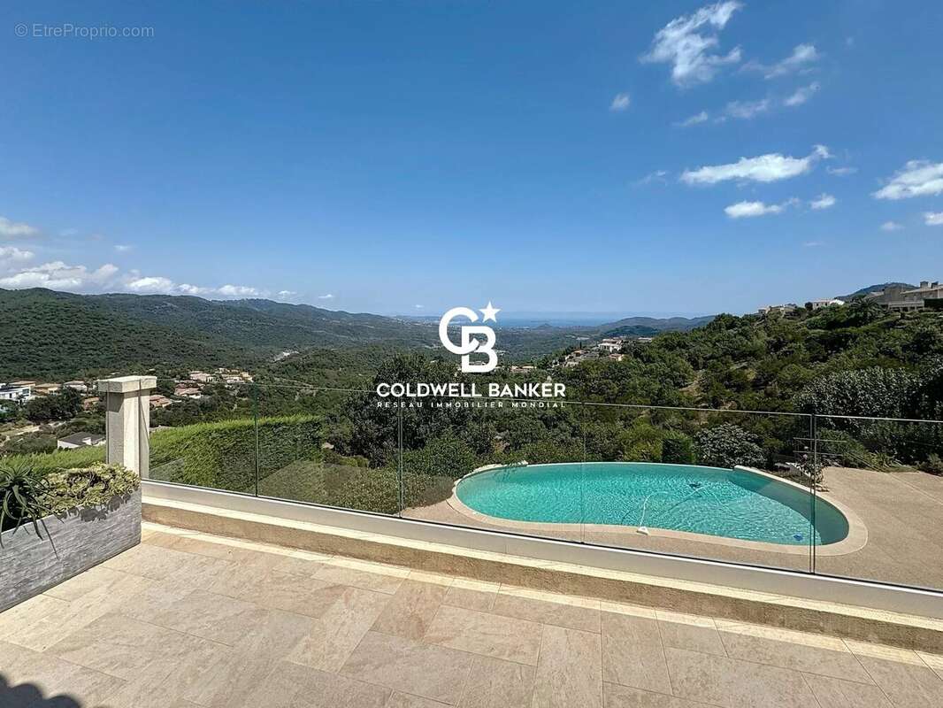 Maison à LES ADRETS-DE-L&#039;ESTEREL