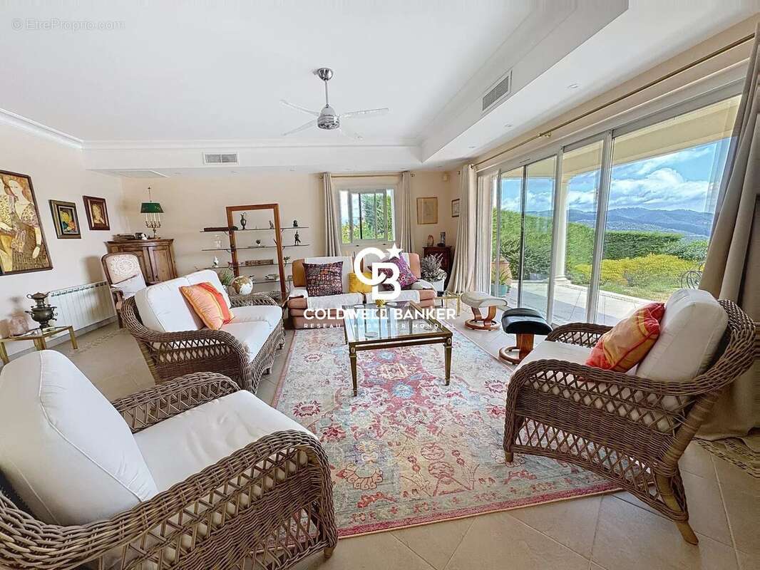 Maison à LES ADRETS-DE-L&#039;ESTEREL