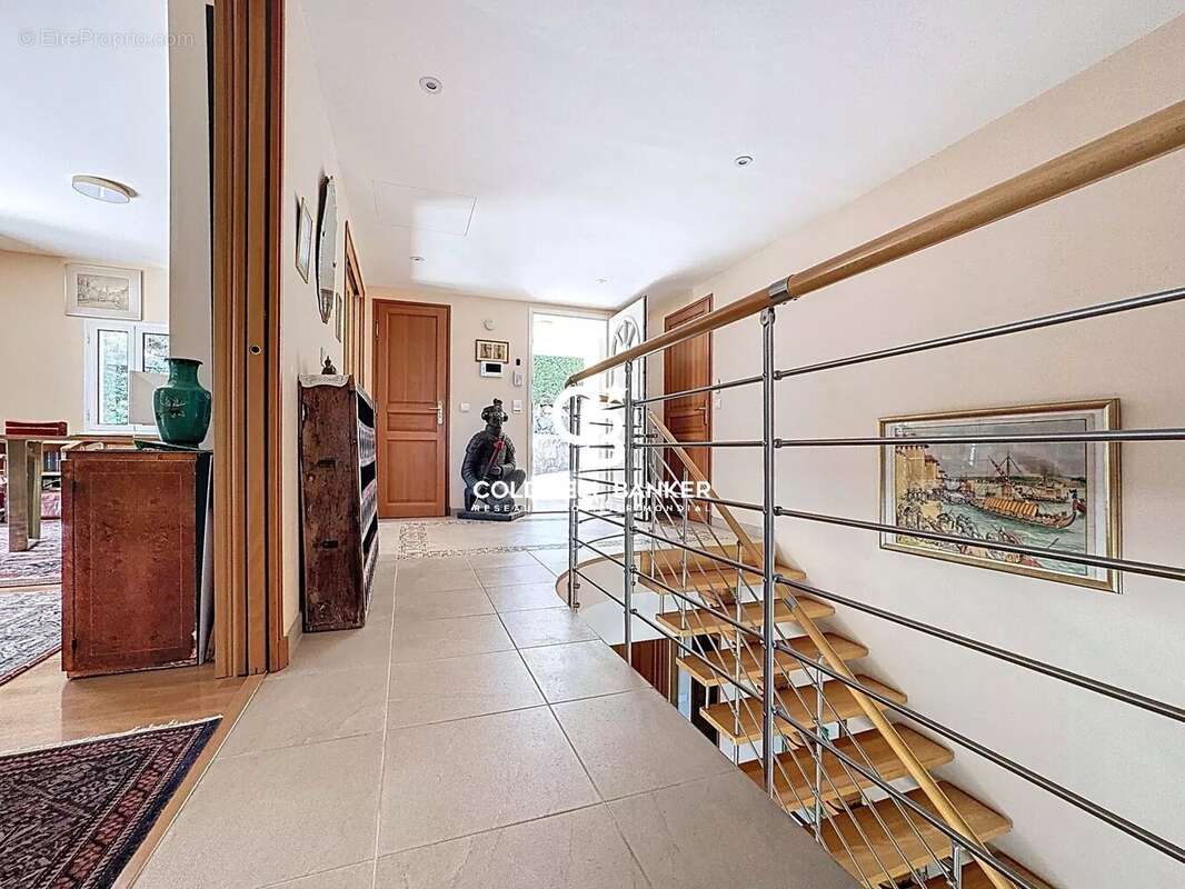 Maison à LES ADRETS-DE-L&#039;ESTEREL