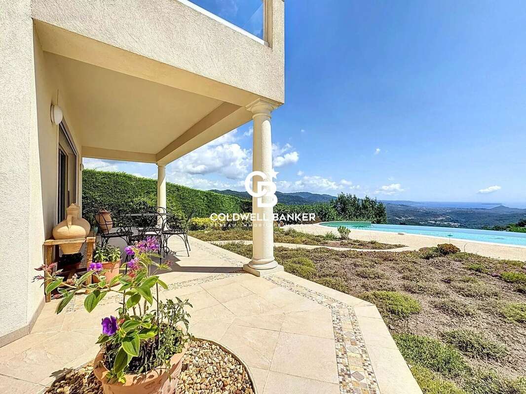 Maison à LES ADRETS-DE-L&#039;ESTEREL