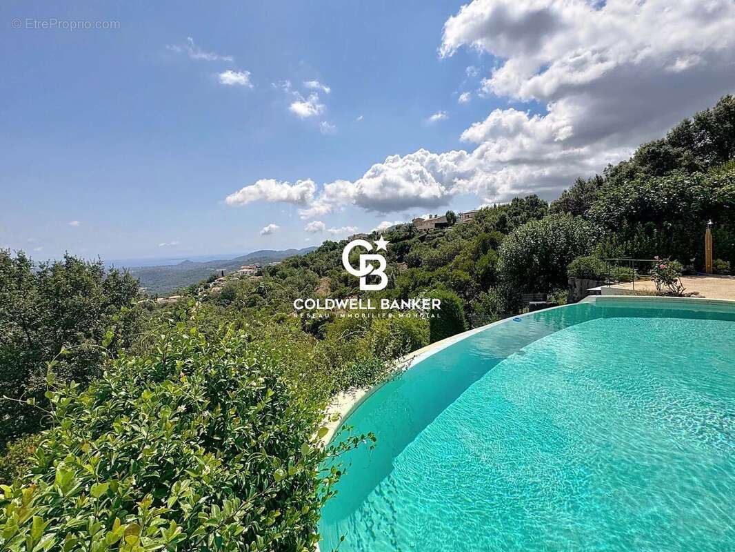 Maison à LES ADRETS-DE-L&#039;ESTEREL