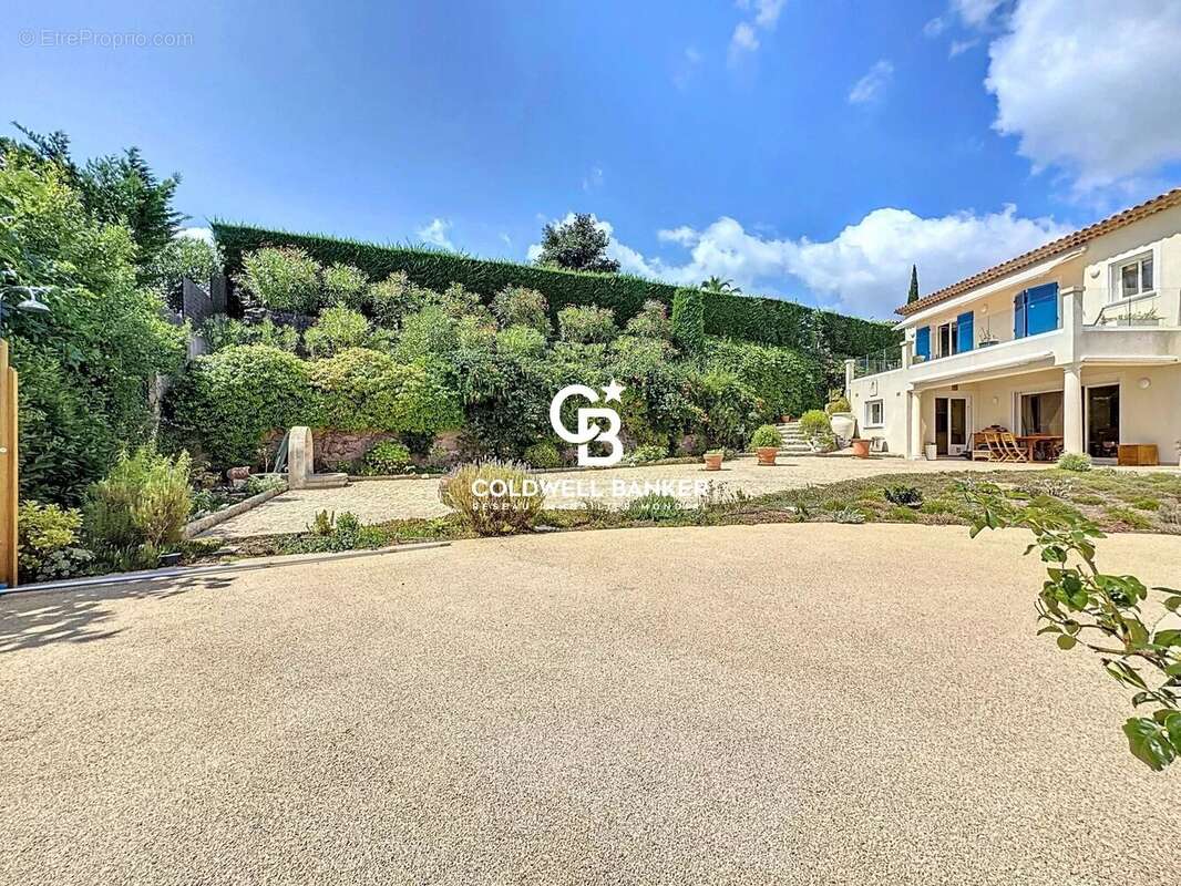 Maison à LES ADRETS-DE-L&#039;ESTEREL