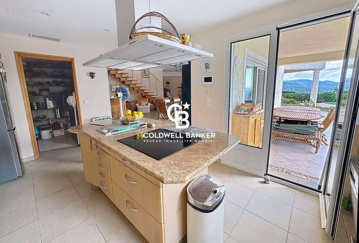 Maison à LES ADRETS-DE-L&#039;ESTEREL