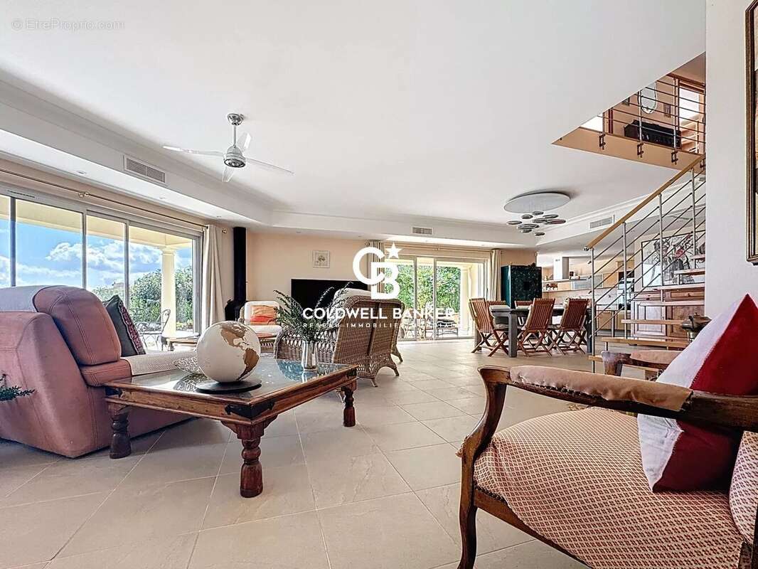 Maison à LES ADRETS-DE-L&#039;ESTEREL