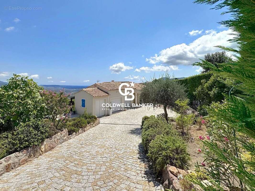 Maison à LES ADRETS-DE-L&#039;ESTEREL