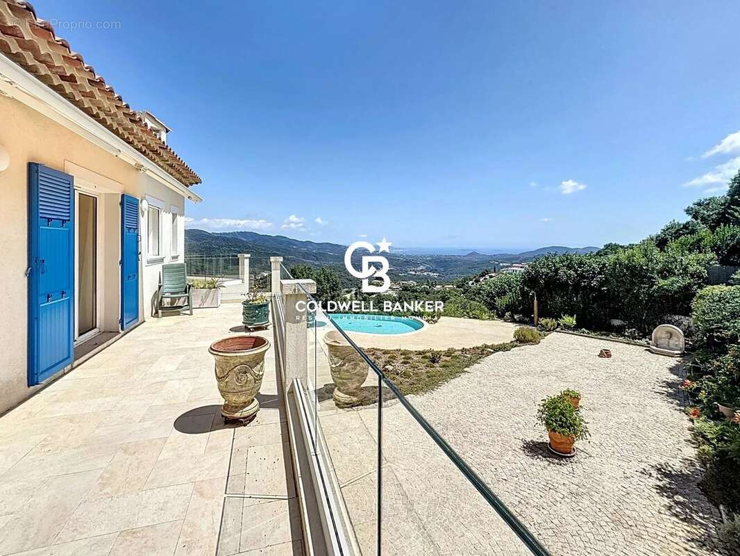 Maison à LES ADRETS-DE-L&#039;ESTEREL