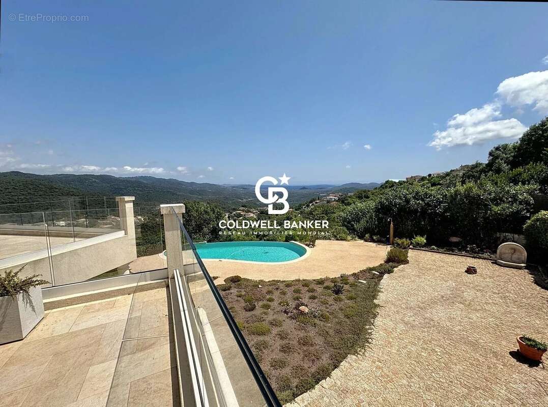 Maison à LES ADRETS-DE-L&#039;ESTEREL