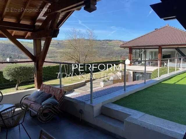 Maison à VAULNAVEYS-LE-BAS