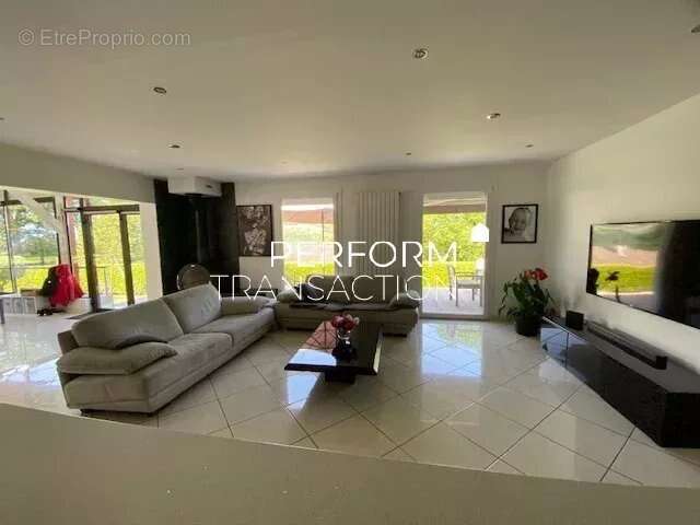 Maison à VAULNAVEYS-LE-BAS