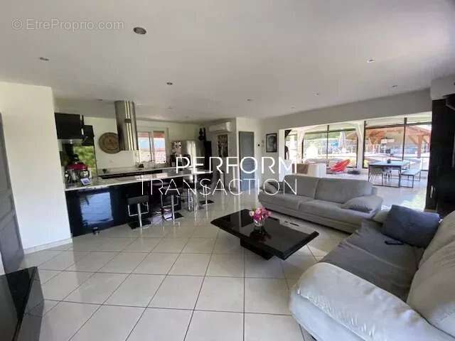 Maison à VAULNAVEYS-LE-BAS