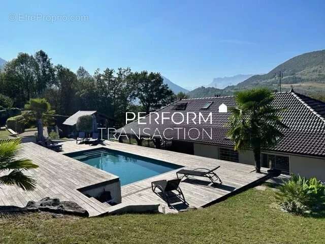 Maison à VAULNAVEYS-LE-HAUT