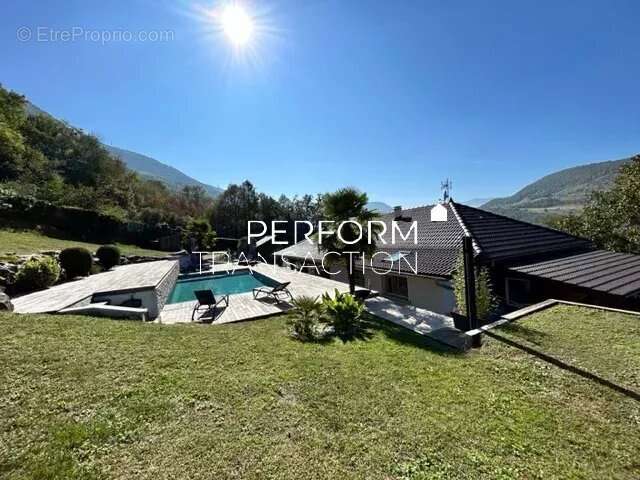 Maison à VAULNAVEYS-LE-HAUT