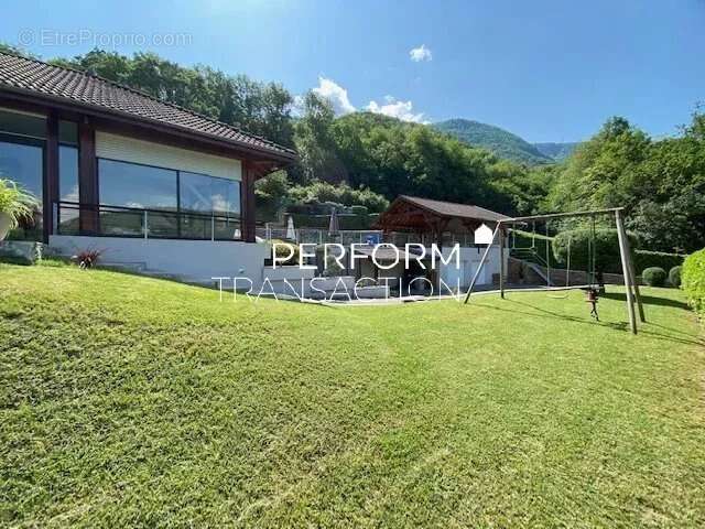 Maison à VAULNAVEYS-LE-HAUT